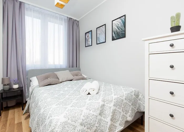 Family Apartment Saska Kepa By Noclegi Renters